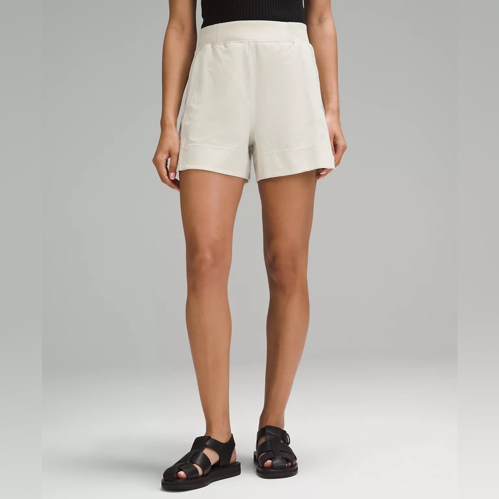 lululemon • Stretch Woven Relaxed-Fit High-Rise Short 4"